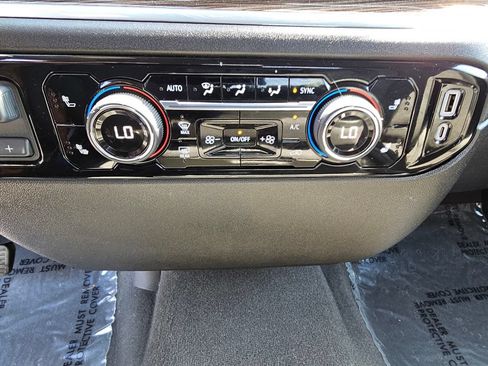 Used 2025 Chevrolet Silverado 1500 LT AWD/4WD image 30