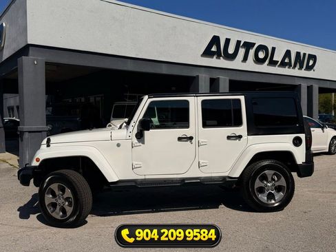 Used 2017 Jeep Wrangler Unlimited Sahara w/ Connectivity Group AWD/4WD image 4