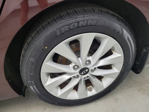 Used 2018 Kia Optima LX w/ 17" Alloy Wheels Package FWD image 31