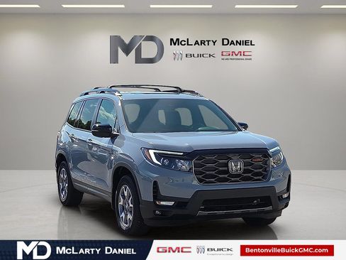 Used 2023 Honda Passport TrailSport image 1