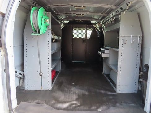 Used 2017 Chevrolet Express 2500 image 25