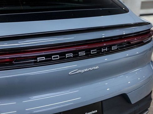 Certified 2026 Porsche Cayenne Coupe image 20