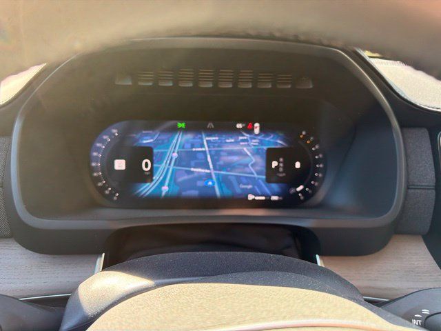 Used 2026 Volvo XC90 B6 Plus w/ Protection Package Premier AWD/4WD image 11