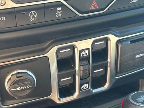 Used 2022 Jeep Wrangler Unlimited Sport S image 26