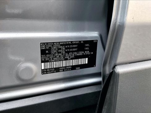 Used 2025 Toyota RAV4 XLE AWD/4WD image 34