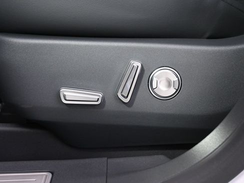 New 2026 Lincoln Nautilus Reserve AWD/4WD image 12