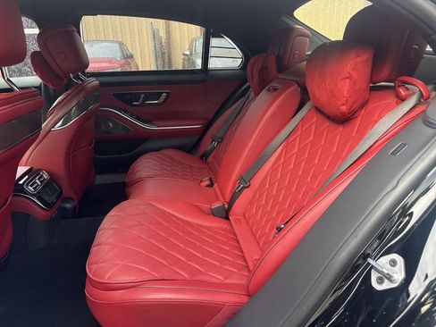 Used 2022 Mercedes-Benz S 580 4MATIC Sedan w/ AMG Line Package image 6
