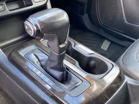 Certified 2017 GMC Canyon SLT w/ Driver Alert Package image 12