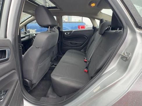 Used 2015 Ford Fiesta SE image 23