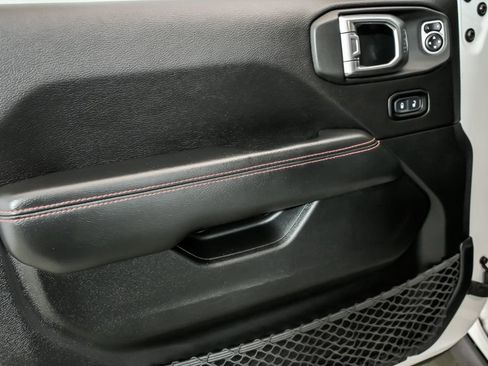 Used 2020 Jeep Gladiator Rubicon AWD/4WD image 9