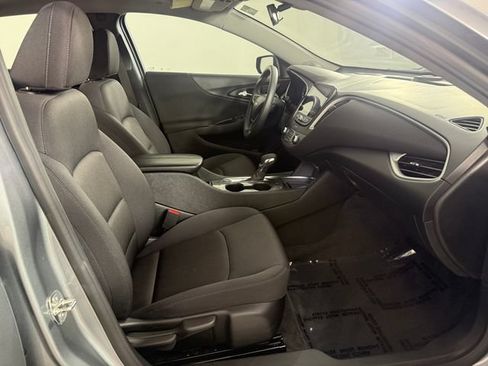 Used 2024 Chevrolet Malibu LT FWD image 18