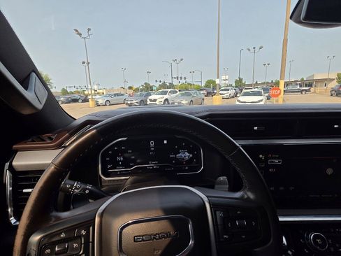 Used 2022 GMC Sierra 1500 Denali AWD/4WD image 28