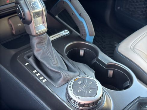 Used 2023 Ford Bronco Wildtrak image 25