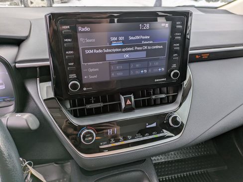 Used 2022 Toyota Corolla LE image 11