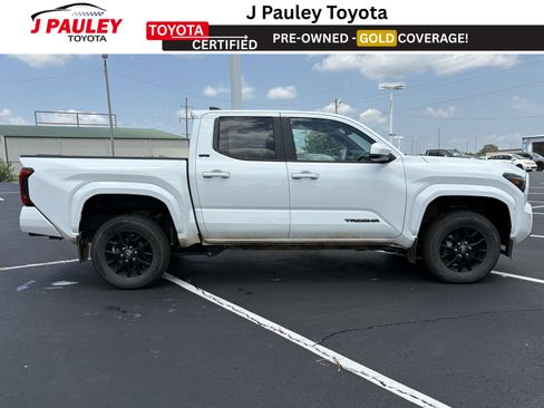 Used 2024 Toyota Tacoma SR5 RWD image 4