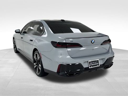 Used 2023 BMW 760i xDrive w/ Executive Package image 5