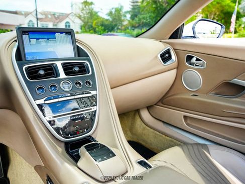 Used 2019 Aston Martin DB11 Volante image 58