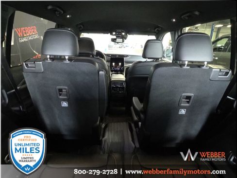 Used 2024 Jeep Grand Cherokee L Limited w/ Black Appearance Package AWD/4WD image 10