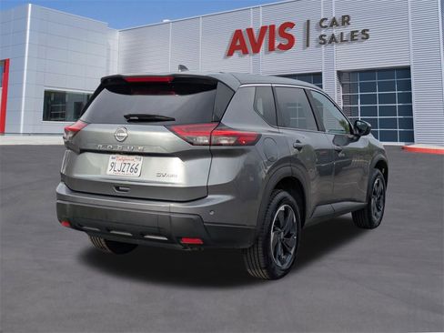Used 2024 Nissan Rogue SV image 6