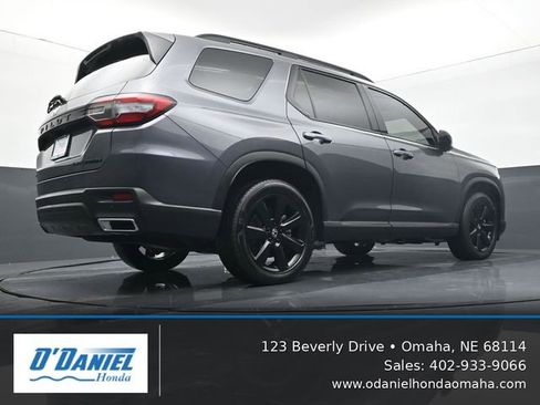 Used 2025 Honda Pilot Black Edition image 12