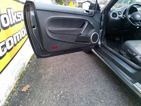Used 2014 Volkswagen Beetle 2.5 FWD image 20