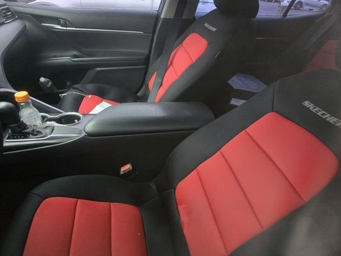Used 2021 Toyota Camry LE FWD image 16