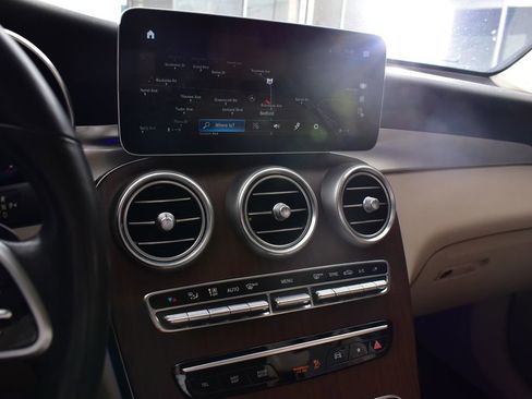 Used 2022 Mercedes-Benz GLC 300 4MATIC image 19