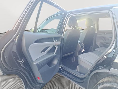 New 2025 Volkswagen Tiguan SE AWD/4WD image 13