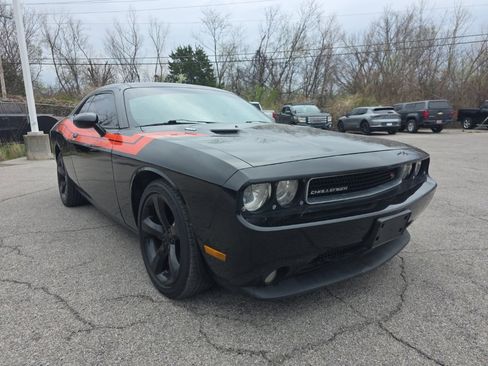 Used 2012 Dodge Challenger R/T Plus image 3