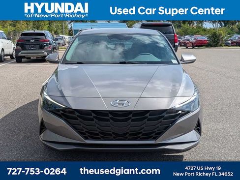 Used 2023 Hyundai Elantra SE FWD image 8