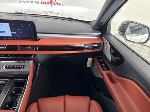 New 2025 Lincoln Aviator Reserve w/ Equipment Group 201A image 12