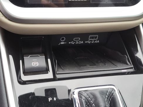 Certified 2025 Subaru Outback Limited XT image 27