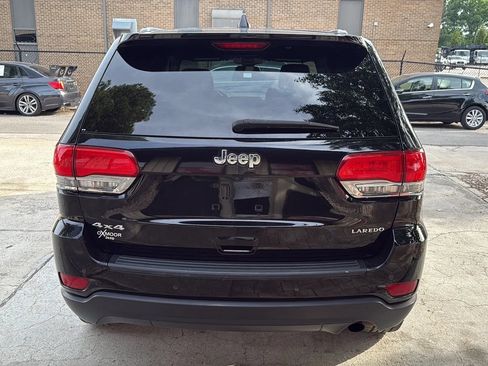 Used 2018 Jeep Grand Cherokee Laredo AWD/4WD image 6