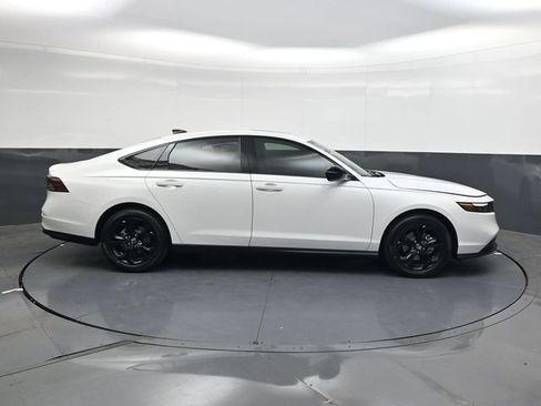 New 2025 Honda Accord SE image 3