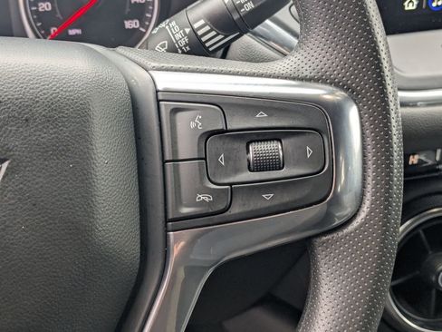 Used 2025 Chevrolet Blazer LT AWD/4WD image 19