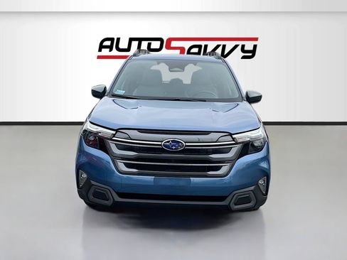 Used 2025 Subaru Forester Premium w/ Convenience Package #1 image 2