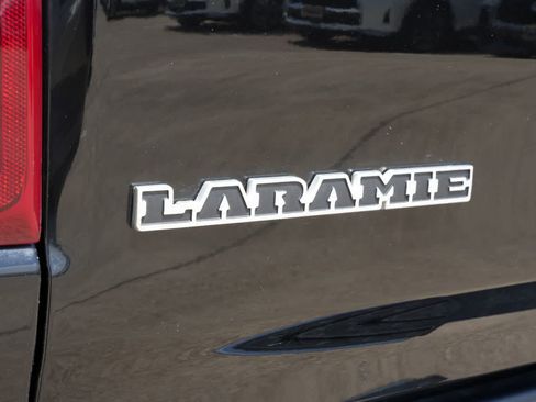 Used 2019 RAM 1500 Laramie AWD/4WD image 19