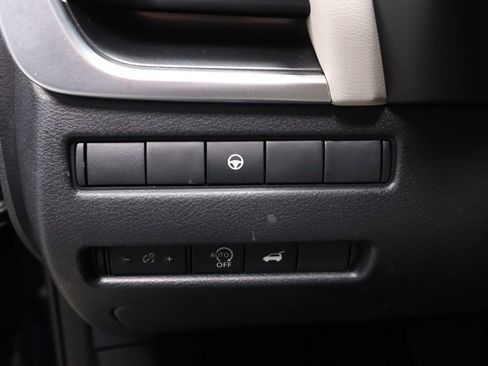 Certified 2025 Nissan Rogue SV image 26