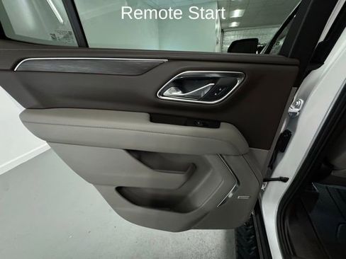 Used 2024 Chevrolet Tahoe Z71 w/ Luxury Package AWD/4WD image 9