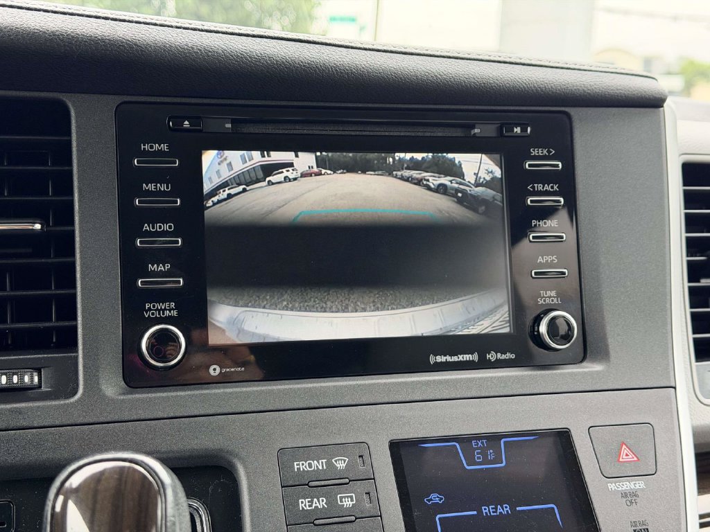 Certified 2020 Toyota Sienna XLE w/ XLE Navigation Package AWD/4WD image 4