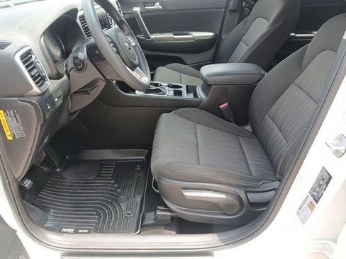 Used 2020 Kia Sportage LX AWD/4WD image 29