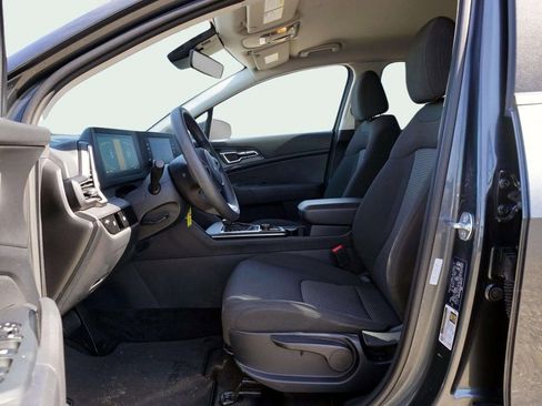 Used 2025 Kia Sportage LX image 14