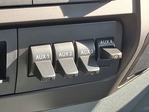 Used 2023 Ford F650 2WD Regular Cab Super Duty image 22