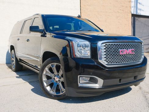 Used 2015 GMC Yukon XL Denali w/ Premium Package image 3