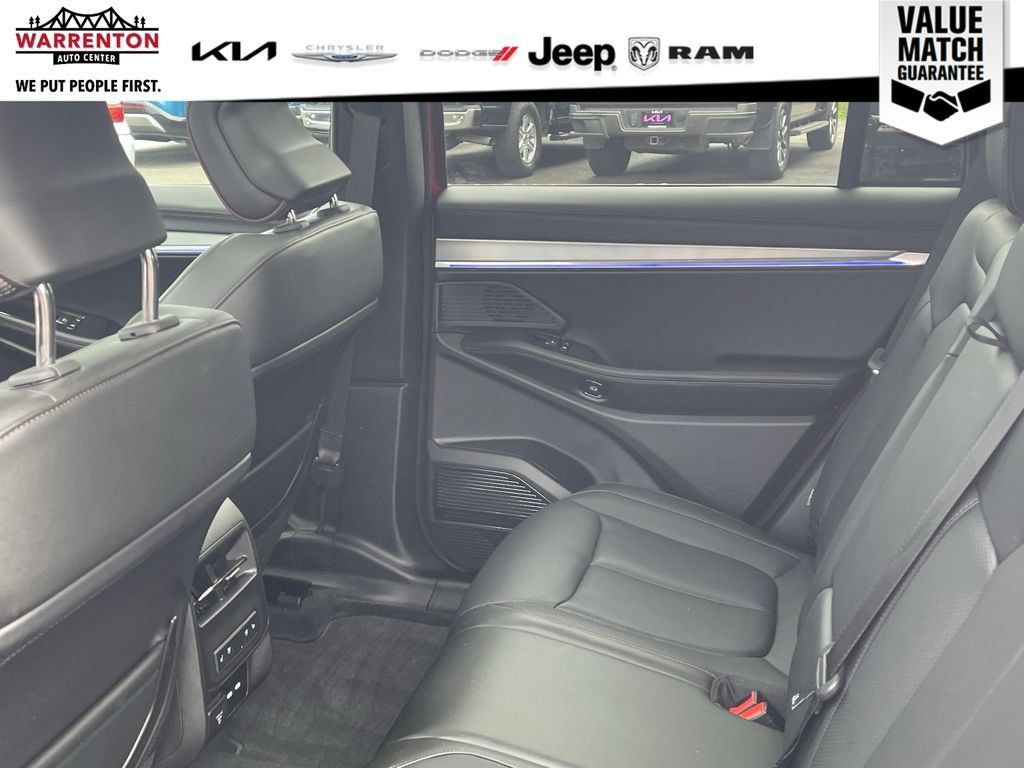 Used 2024 Jeep Wagoneer Launch Edition AWD/4WD image 16