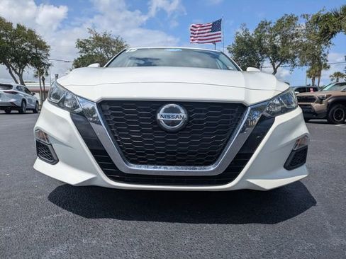 Used 2019 Nissan Altima 2.5 S FWD image 9