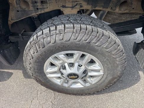 Used 2025 Chevrolet Silverado 2500 LT w/ Safety Package AWD/4WD image 24