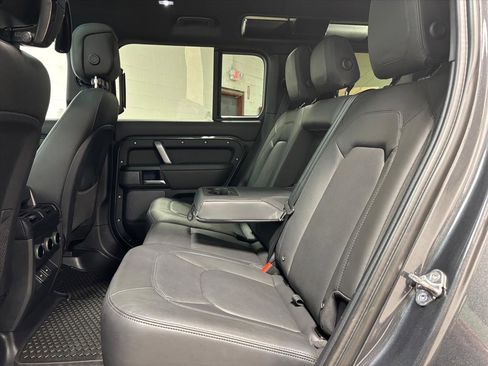 Used 2024 Land Rover Defender 110 V8 image 27