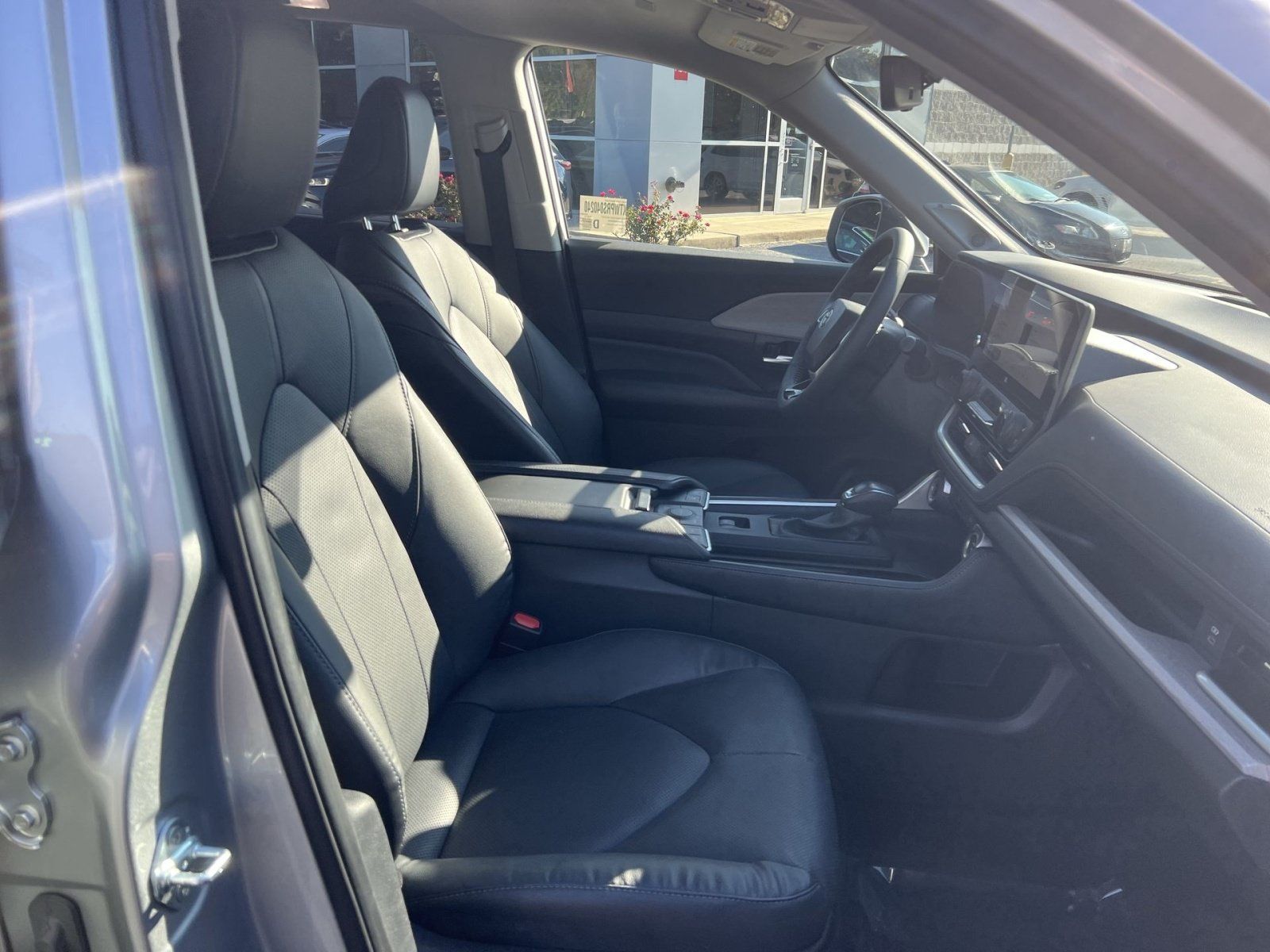 Used 2024 Toyota Grand Highlander AWD image 26