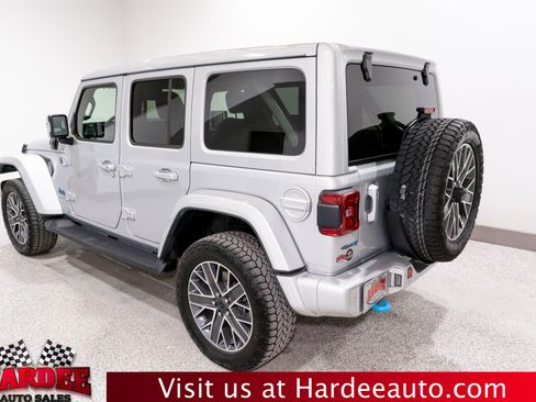 Used 2024 Jeep Wrangler High Altitude AWD/4WD image 3